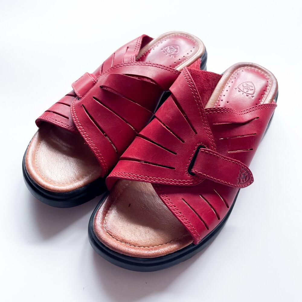 NWOT ARIAT Womens Norwalk Sandals Red Leather Size 7.5 Adjustable Slip On #96060